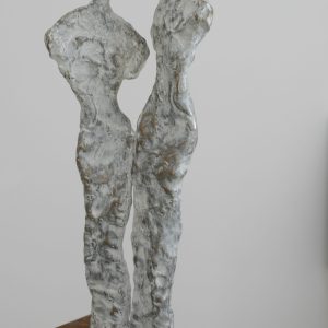 Encuentro, bronce y madera.36x15,5x12cm